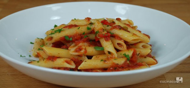 penne-allarrabiata-hom-e-finale.2