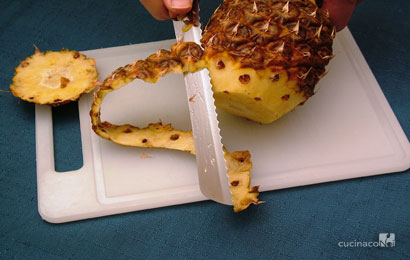 come sbucciare-ananas