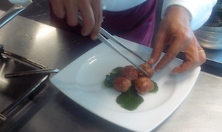 Come impiattare polpette con uva