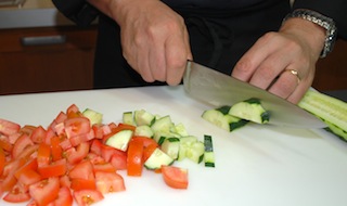 Cetrioli e pomodori per panzanella